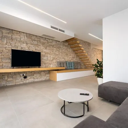 Сasa de vacaciones Smokva 2 By Interhome *